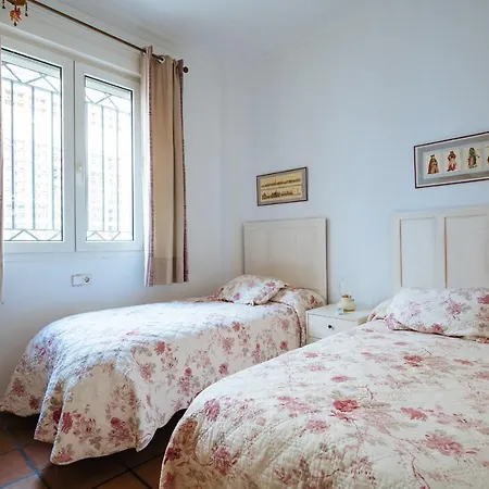 Holiday home Casa Tiroline *